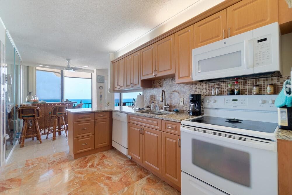 4200 N Ocean Drive # 1-1806, Singer Island, FL 33404 photo 4