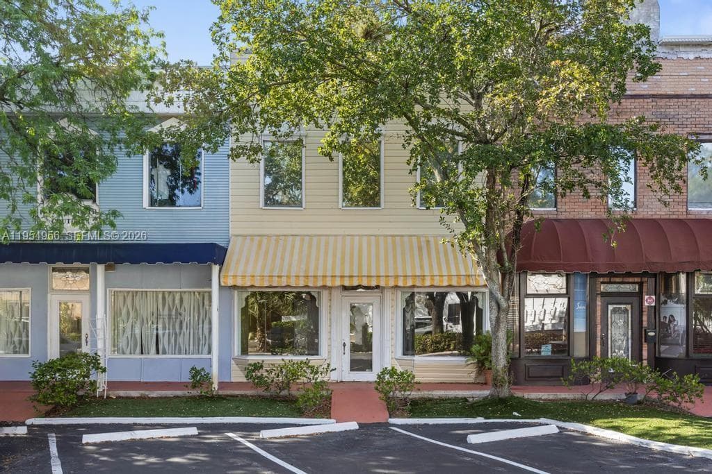 4066 W Broward Blvd, Plantation, FL 33317