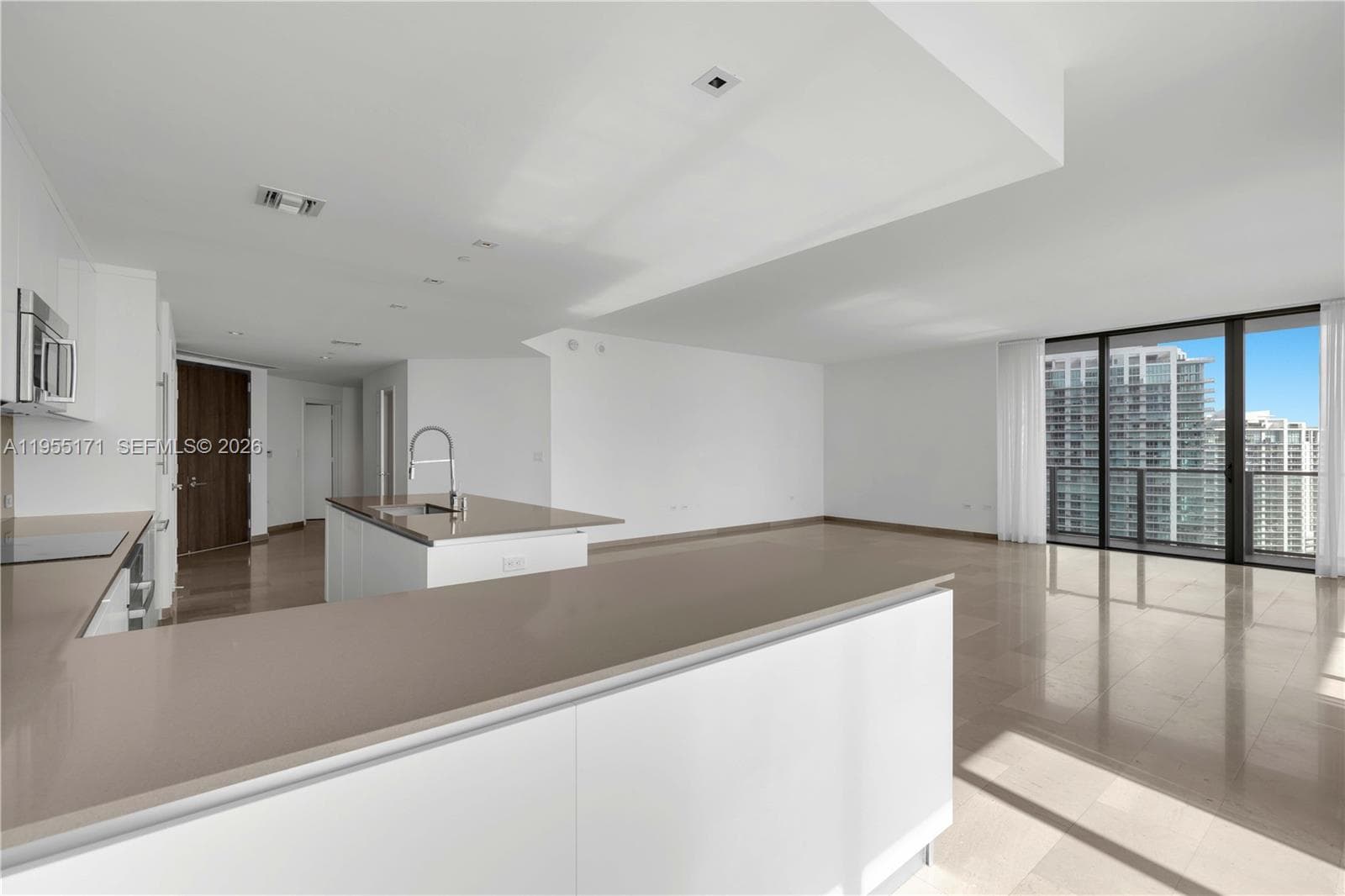 88 SW 7th St # 3711, Miami, FL 33130 photo 4