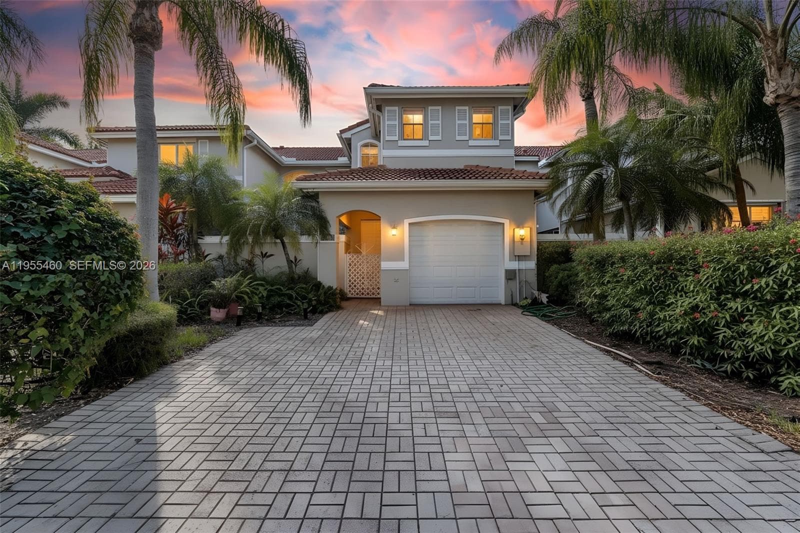 1120 Cliffrose St, Hollywood, FL 33019 photo 2