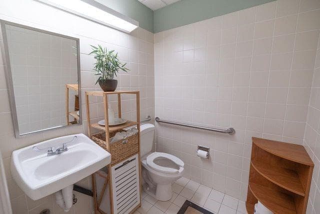 1732 NE 26th Street # 202, Wilton Manors, FL 33305 photo 5