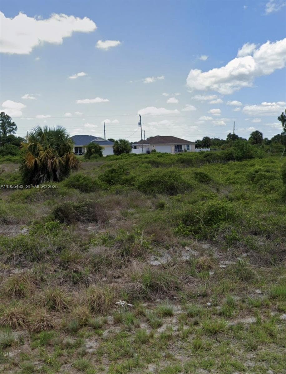 915 Citrus Ave S, Lehigh Acres, FL 33974