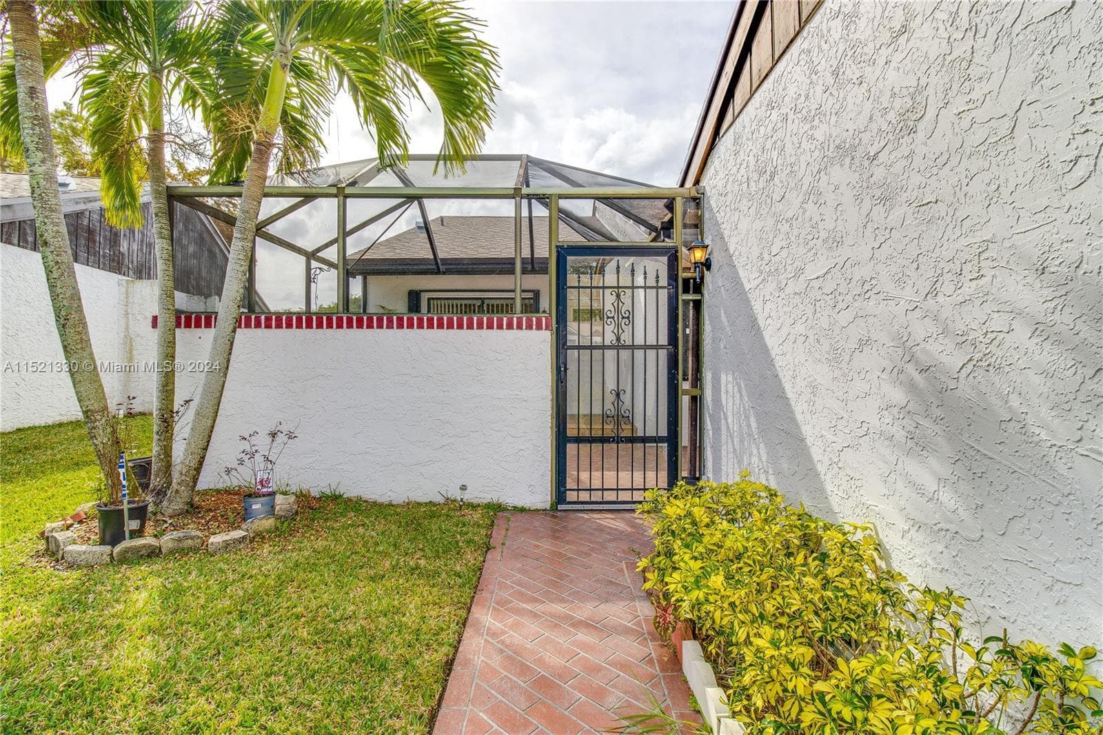 6343 W Pinehurst Cir W # D36, Tamarac, FL 33321 photo 2