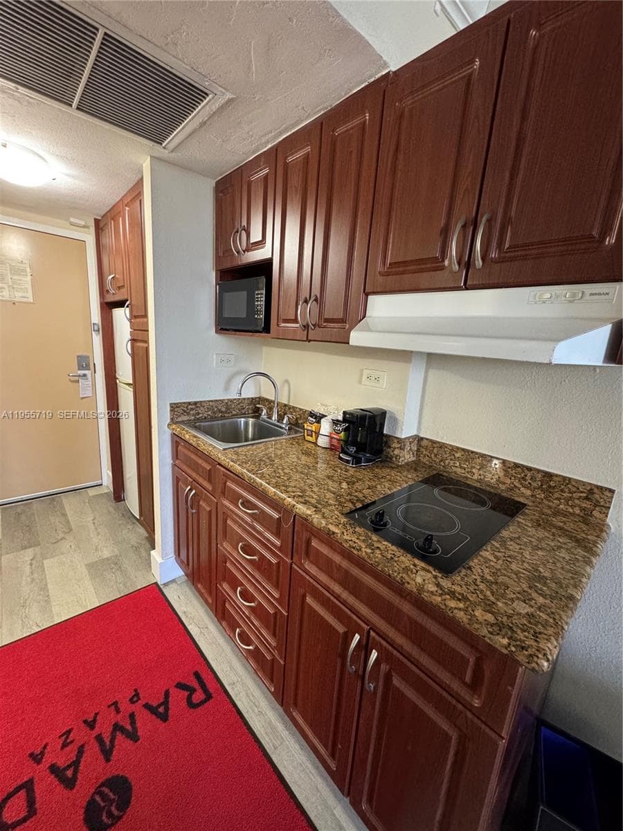 19201 Collins Ave # 1103, Sunny Isles Beach, FL 33160 photo 4