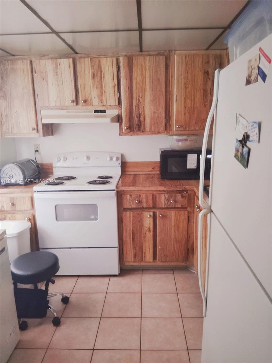 3121 NW 47th Ter # 411, Lauderdale Lakes, FL 33319 photo 2