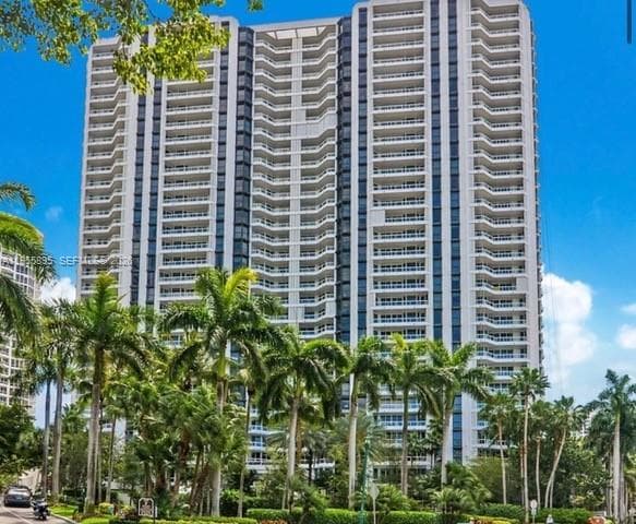 21205 Yacht Club Dr # 507, Aventura, FL 33180 photo 5