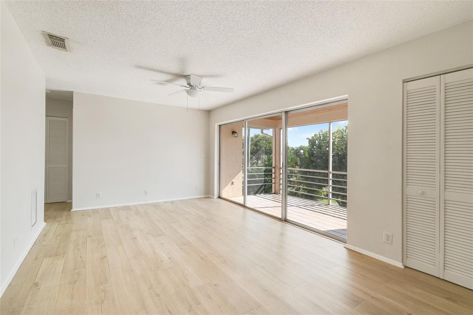 12394 A1a # O8, Palm Beach Gardens, FL 33410 photo 2