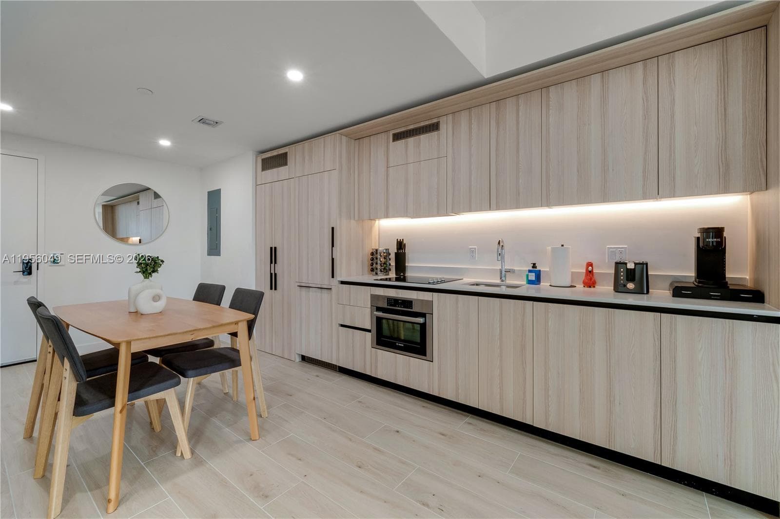 225 N Miami Ave # 1707, Miami, FL 33128