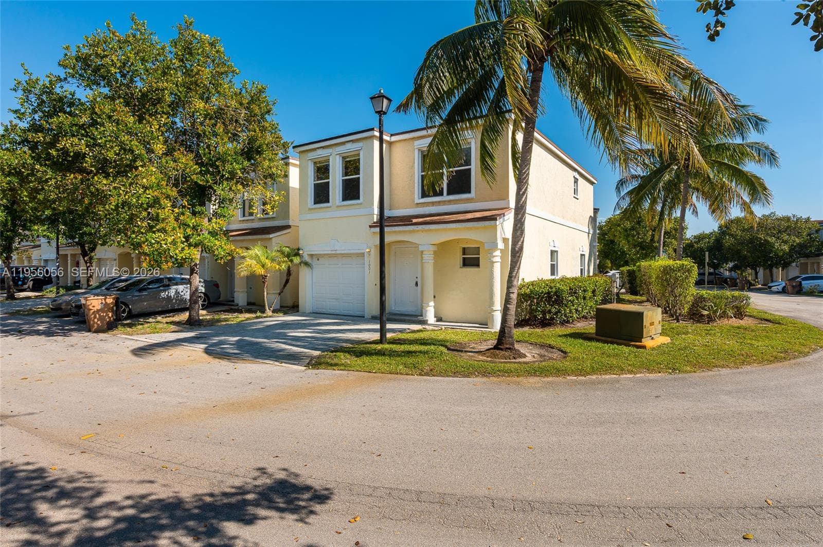1001 SW 15th St, Deerfield Beach, FL 33441