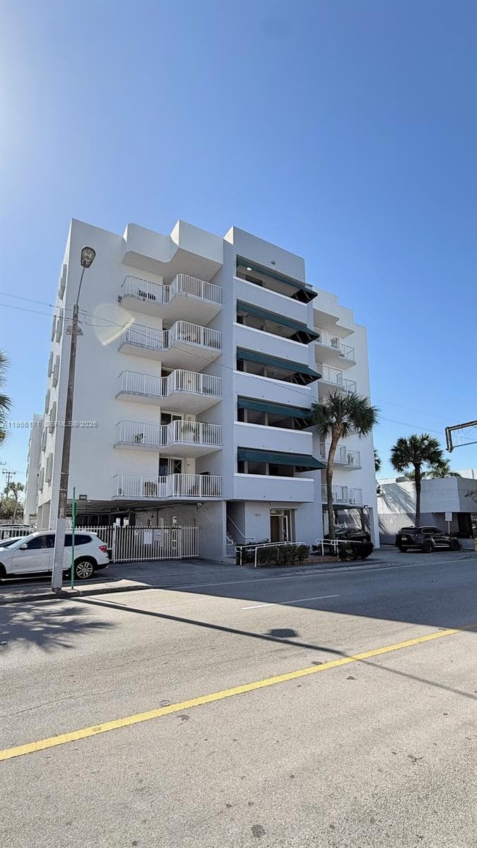 4854 NW 7th St # 508, Miami, FL 33126 photo 2