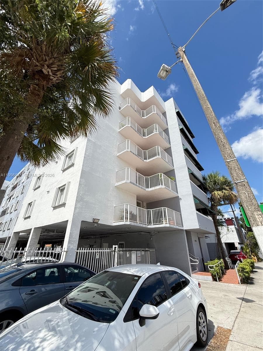 4854 NW 7th St # 508, Miami, FL 33126 photo 4