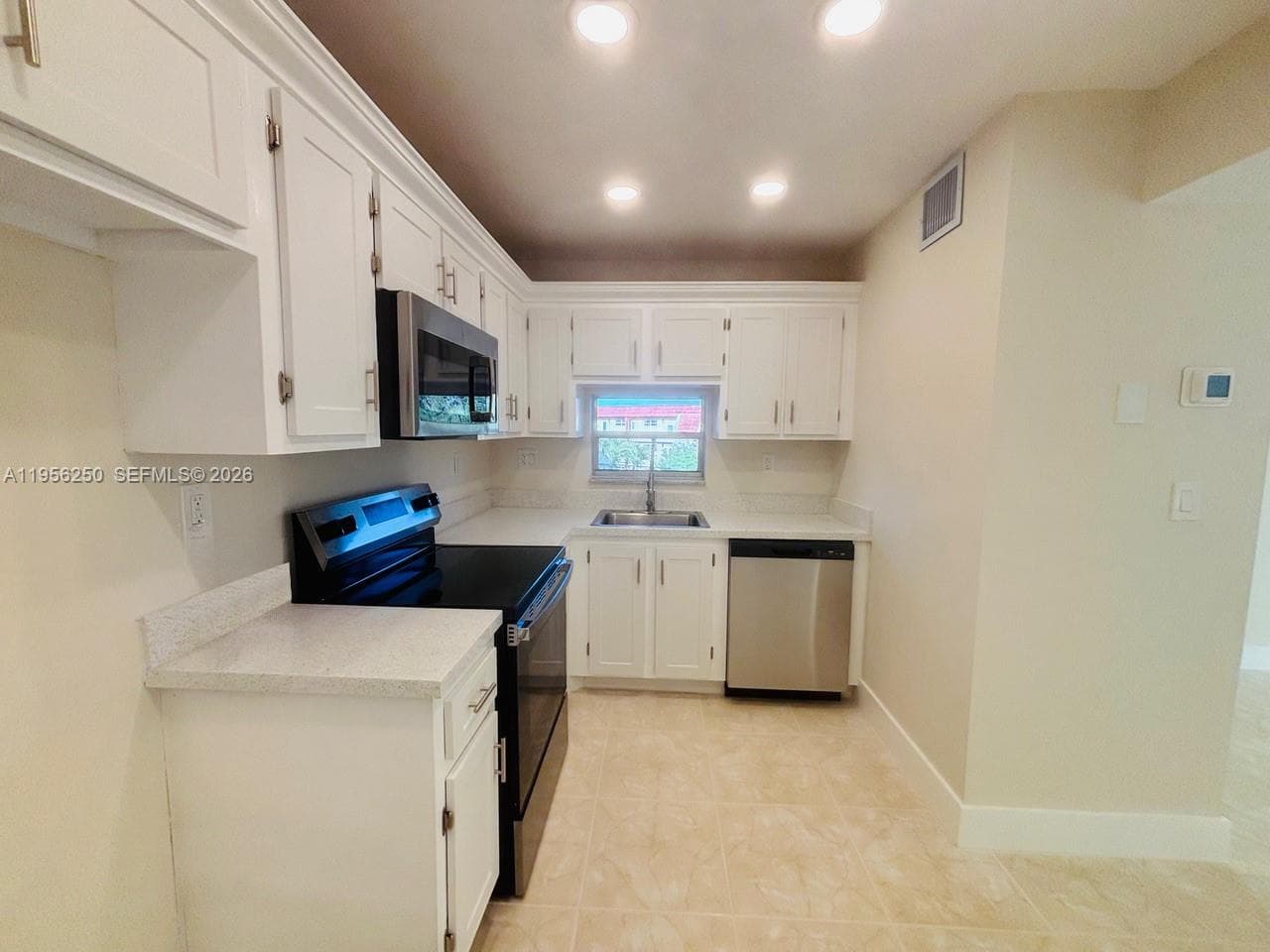 411 S Hollybrook Dr # 305, Pembroke Pines, FL 33025 photo 3