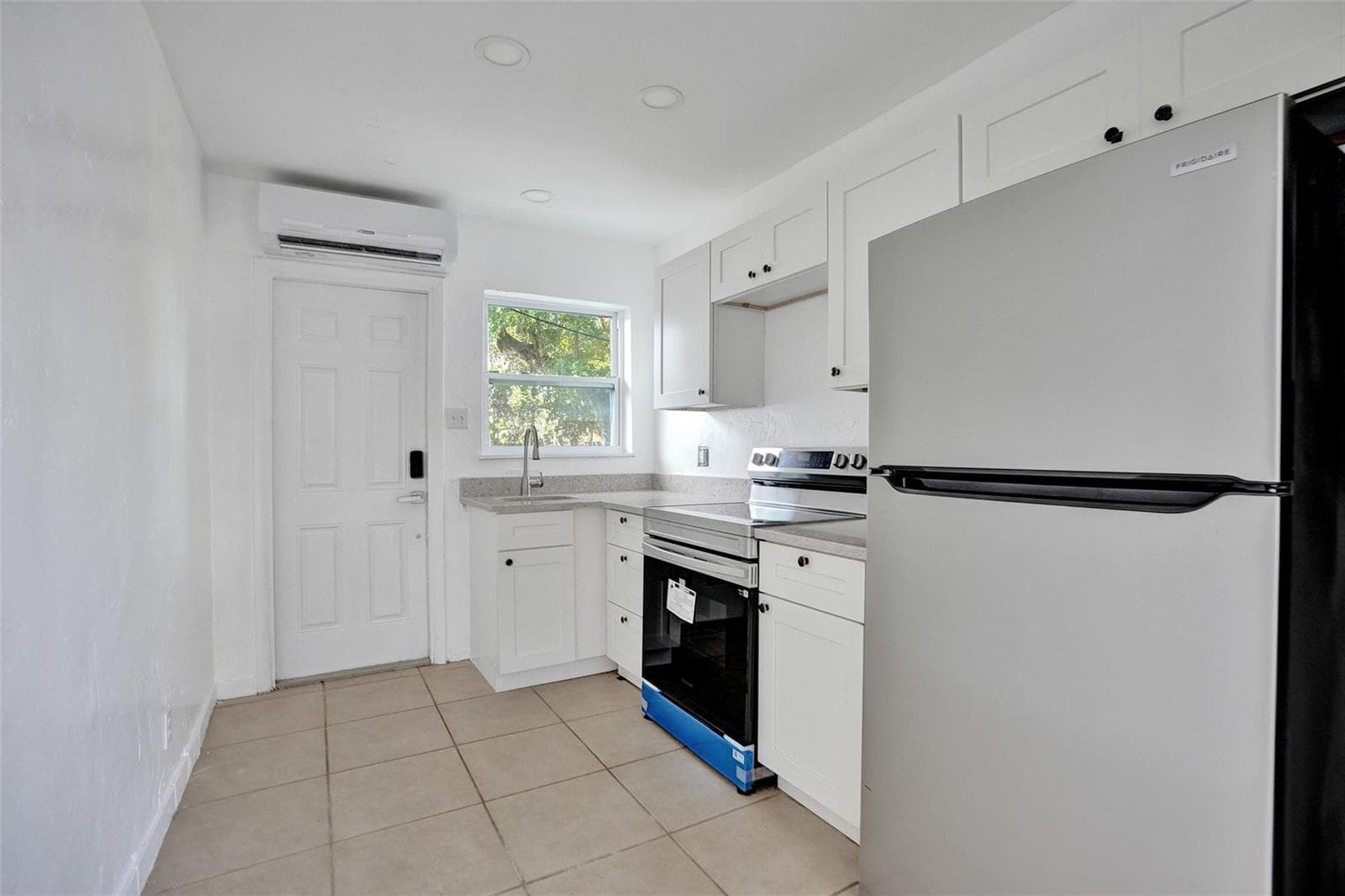 306 NE 13th Avenue, Pompano Beach, FL 33060 photo 4