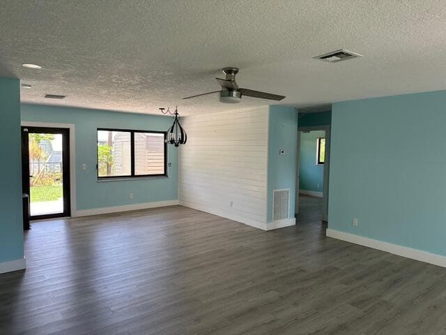 907 SE Lake Street, Stuart, FL 34994 photo 3