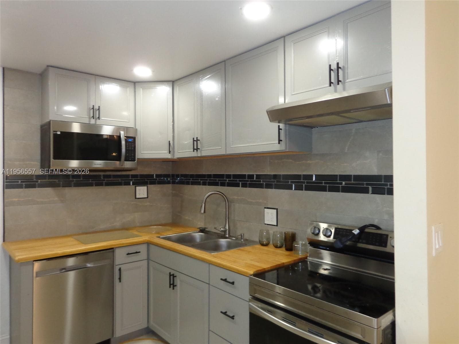 4172 Inverrary Dr # 110, Lauderhill, FL 33319 photo 4