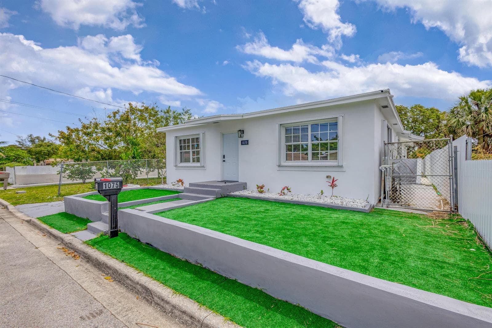 1075 W 30th Street, Riviera Beach, FL 33404 photo 2