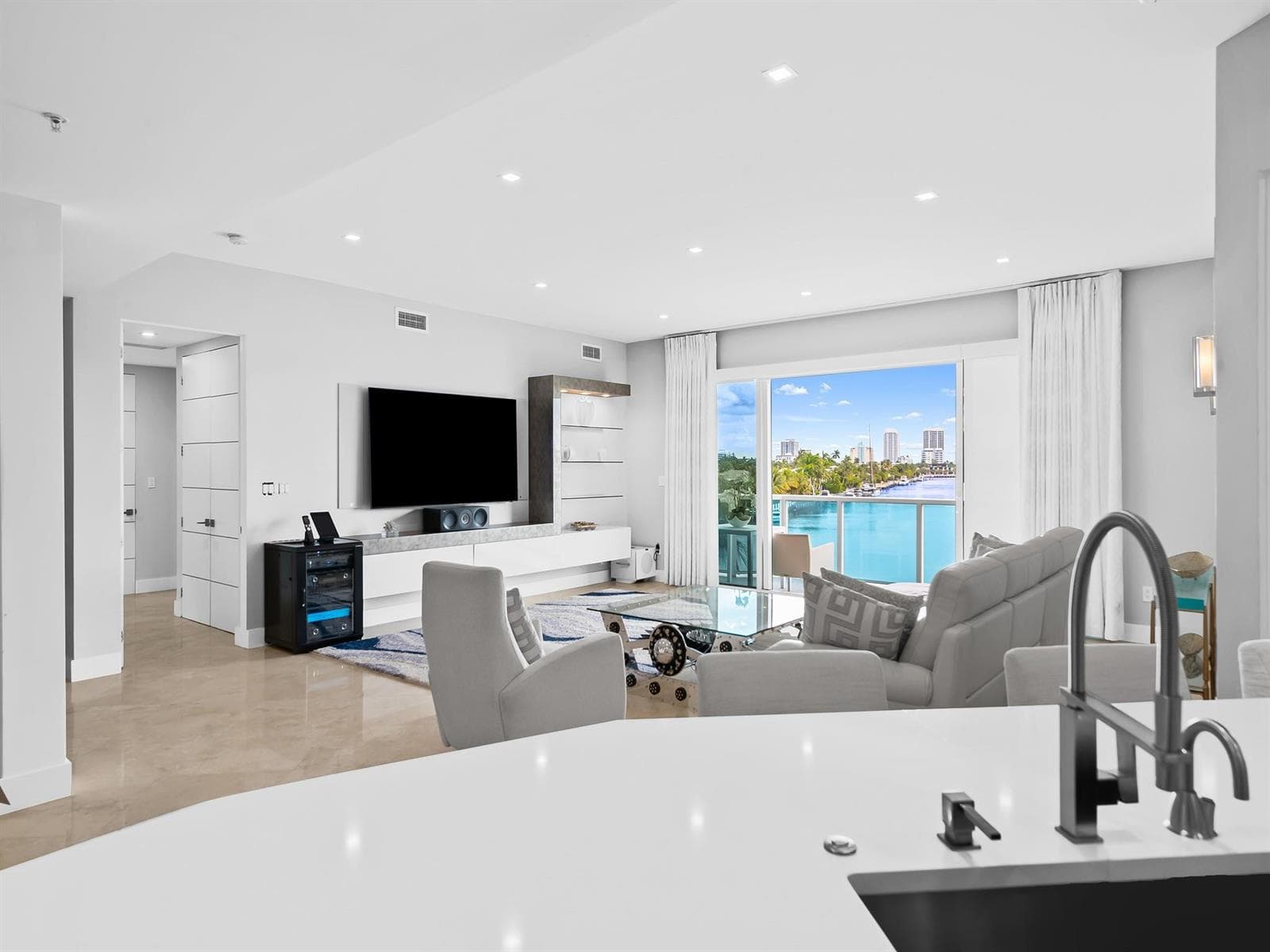 516 Hendricks Isle # 4B, Fort Lauderdale, FL 33301 photo 4