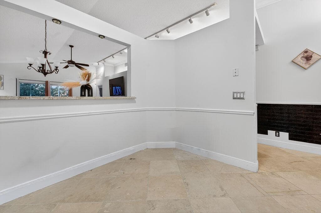 8063 Via Hacienda, Riviera Beach, FL 33418 photo 4