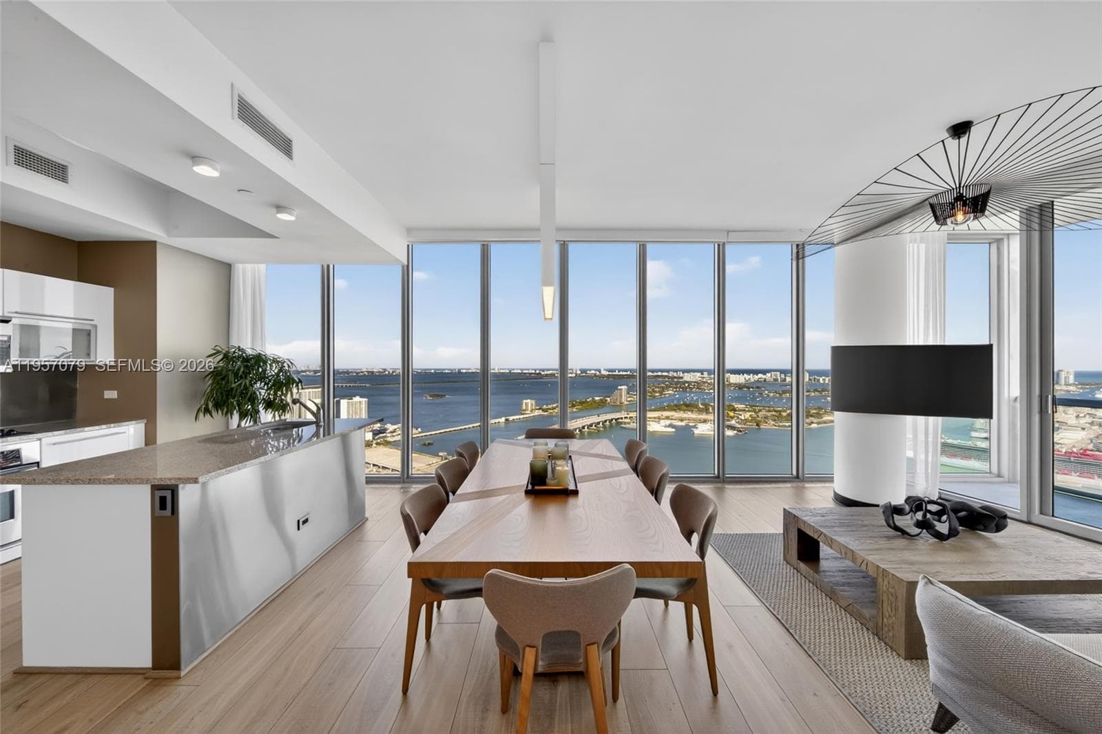 888 Biscayne Blvd # 5508, Miami, FL 33132 photo 2