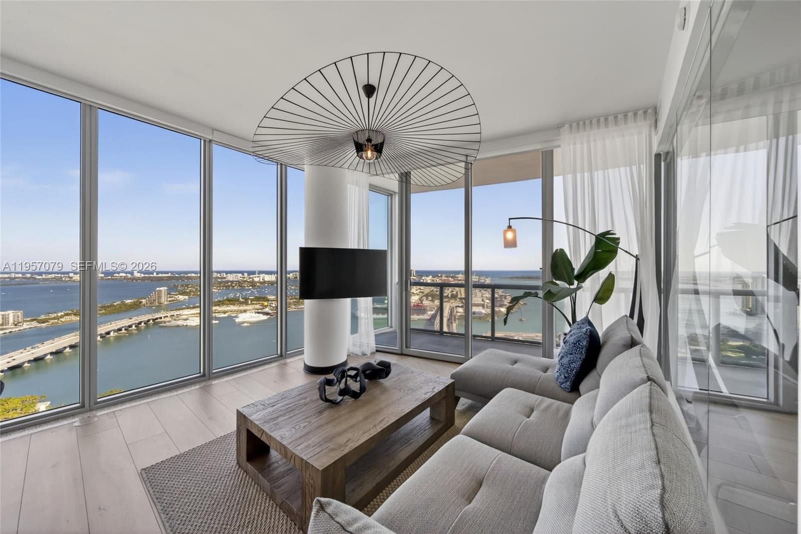 888 Biscayne Blvd # 5508, Miami, FL 33132 photo 4