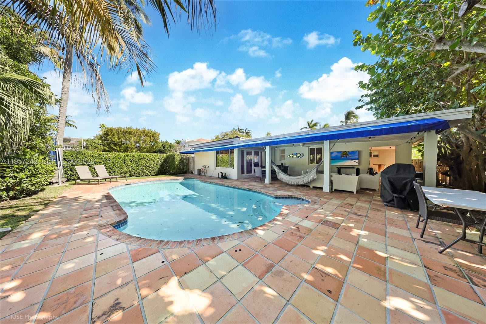 526 Satinwood Dr, Key Biscayne, FL 33149 photo 3