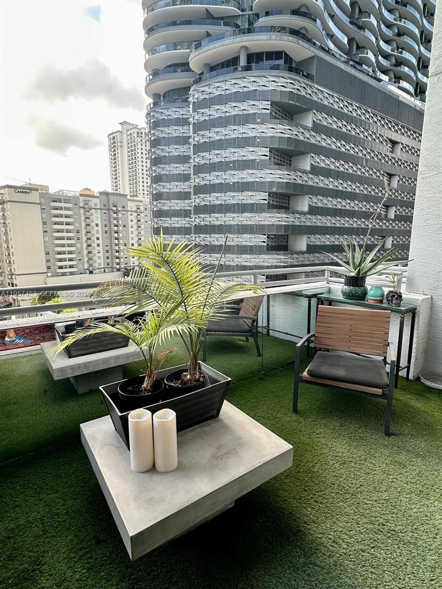1050 Brickell Ave # 818, Miami, FL 33131 photo 3