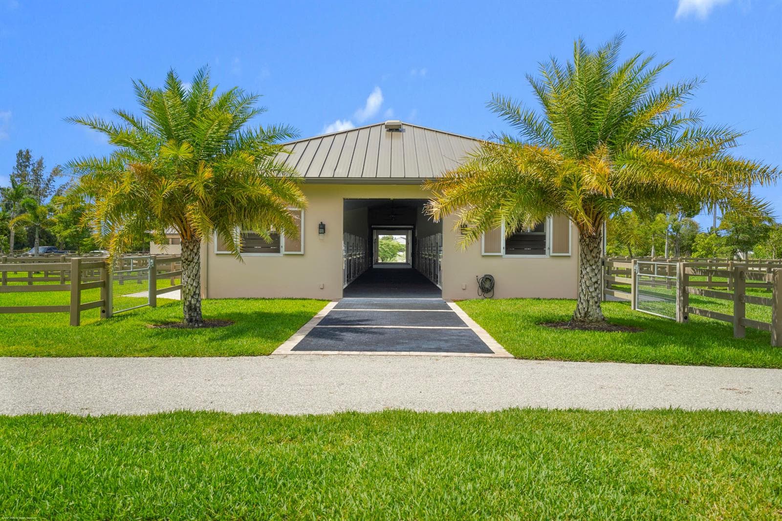 16219 Hollow Tree Lane, Wellington, FL 33470 photo 4