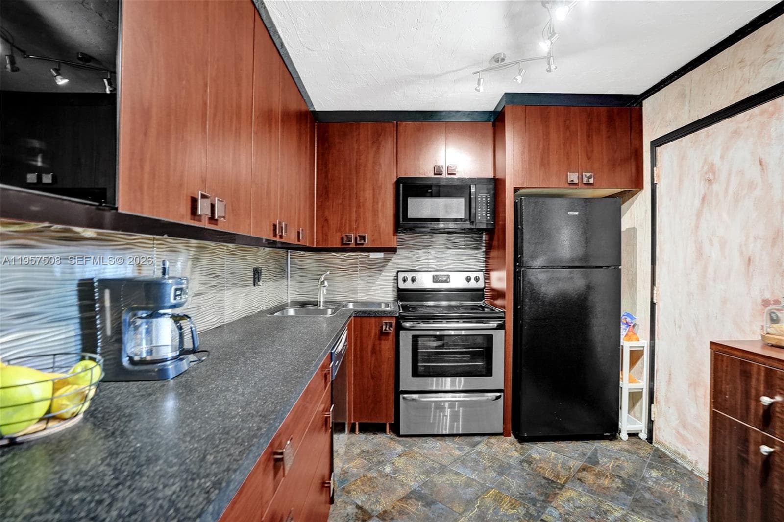 1000 NE 12th Ave # 505, Hallandale Beach, FL 33009 photo 3