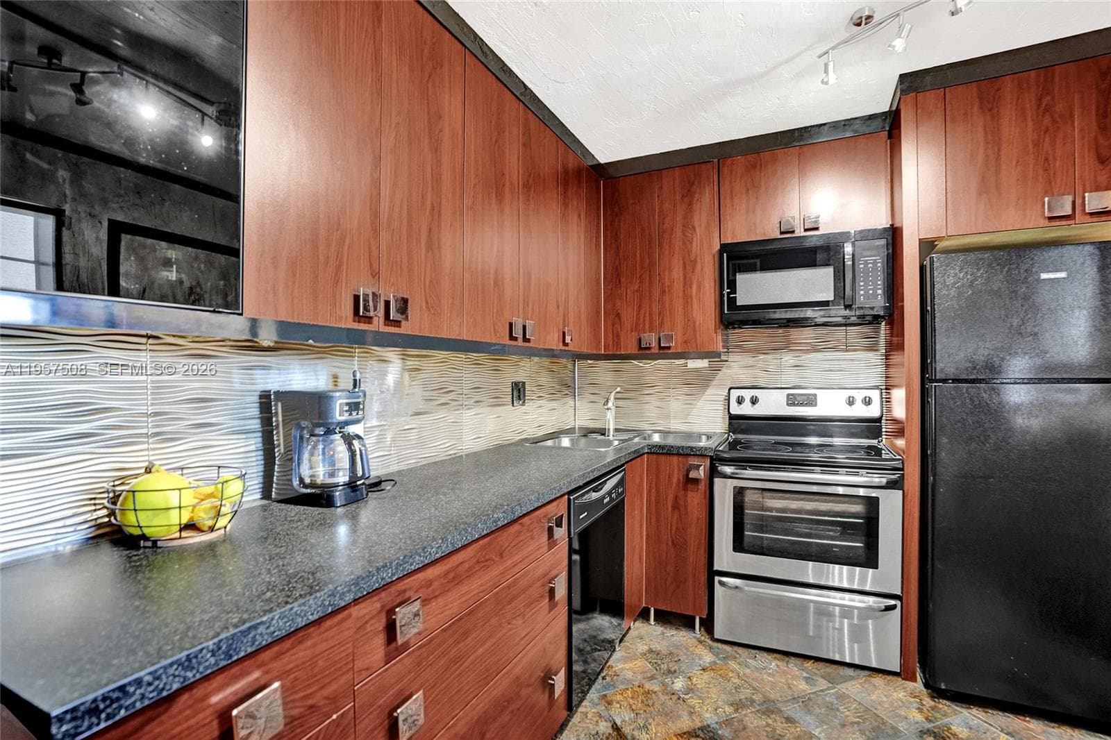 1000 NE 12th Ave # 505, Hallandale Beach, FL 33009 photo 4