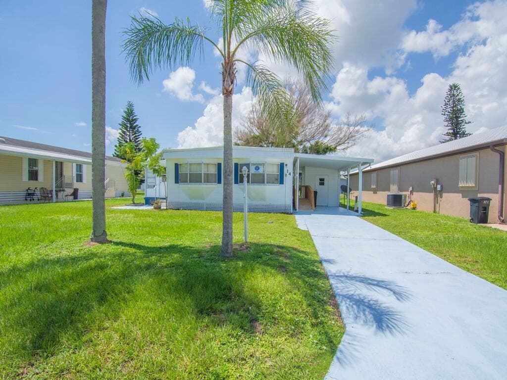 14 Golf Drive, Port St. Lucie, FL 34952 photo 3
