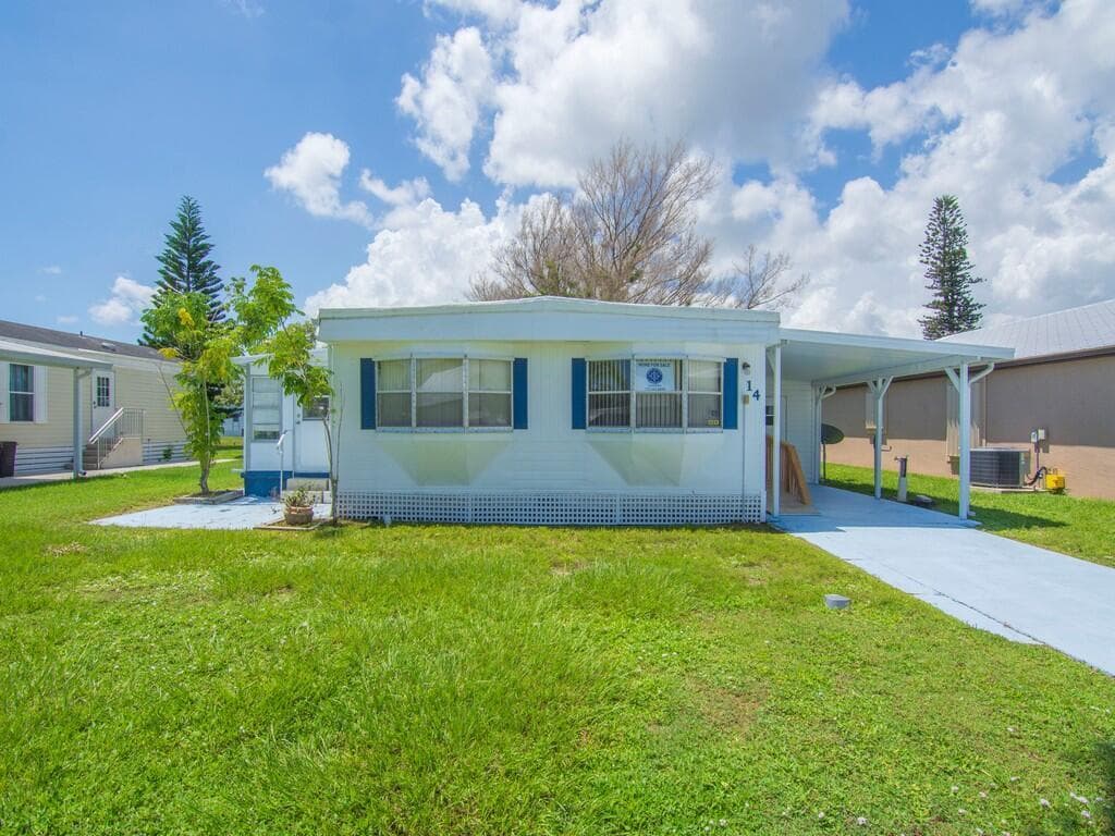 14 Golf Drive, Port St. Lucie, FL 34952 photo 5