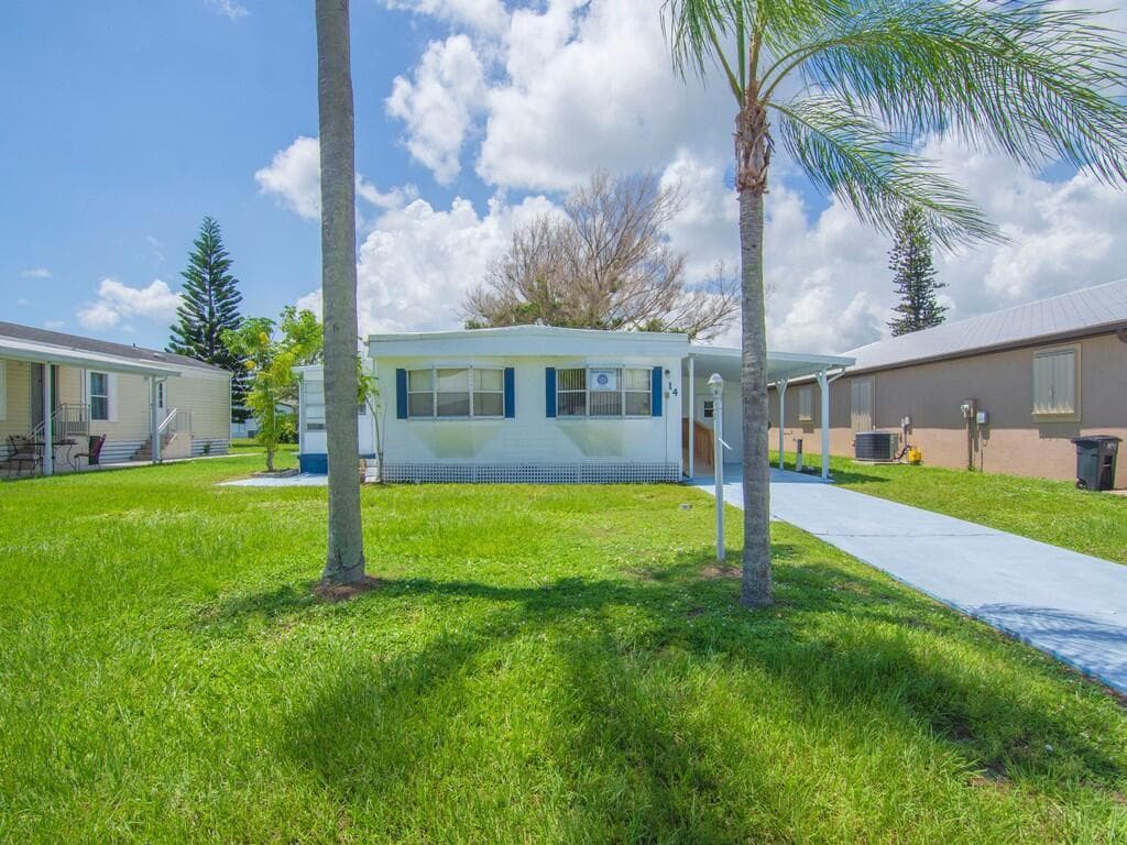 14 Golf Drive, Port St. Lucie, FL 34952 photo 4