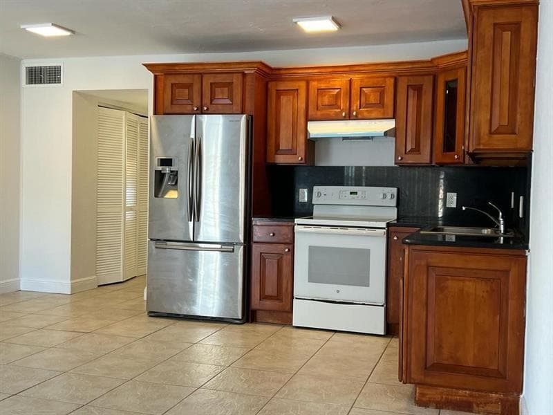 7851 Dunham Boulevard # 4, Miami, FL 33138 photo 5