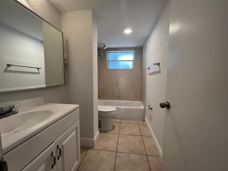 7851 Dunham Boulevard # 4, Miami, FL 33138 photo 4