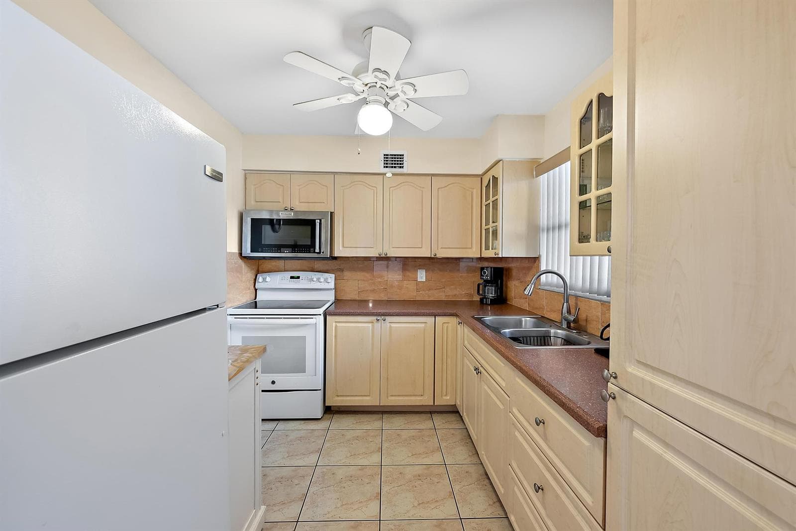 701 Lori Drive # 206, Palm Springs, FL 33461 photo 5