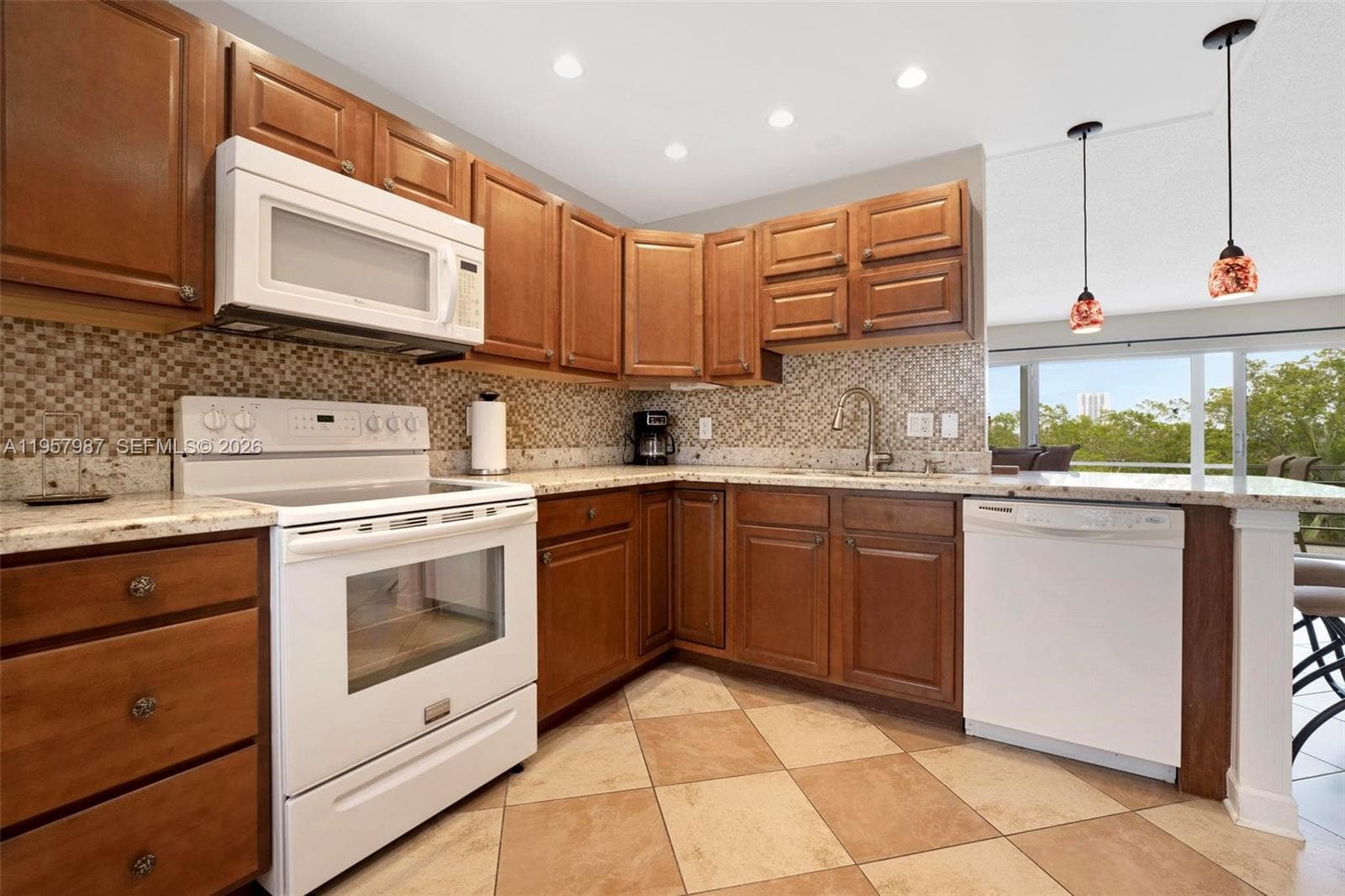 1000 NE 14th Ave # 602, Hallandale Beach, FL 33009 photo 2