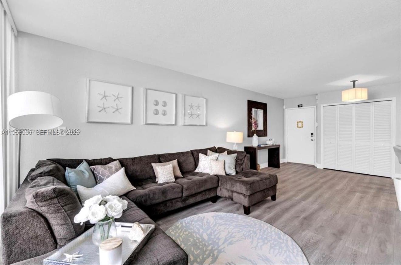 830 NW 87t ave # 303, Miami, FL 33172 photo 4