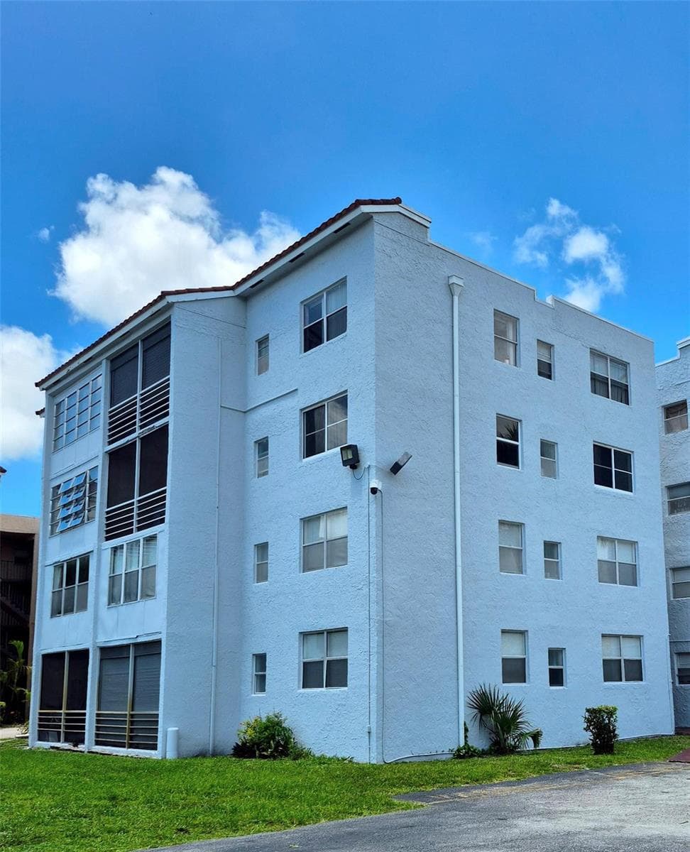 2840 Somerset Drive # 208m, Lauderdale Lakes, FL 33311 photo 2