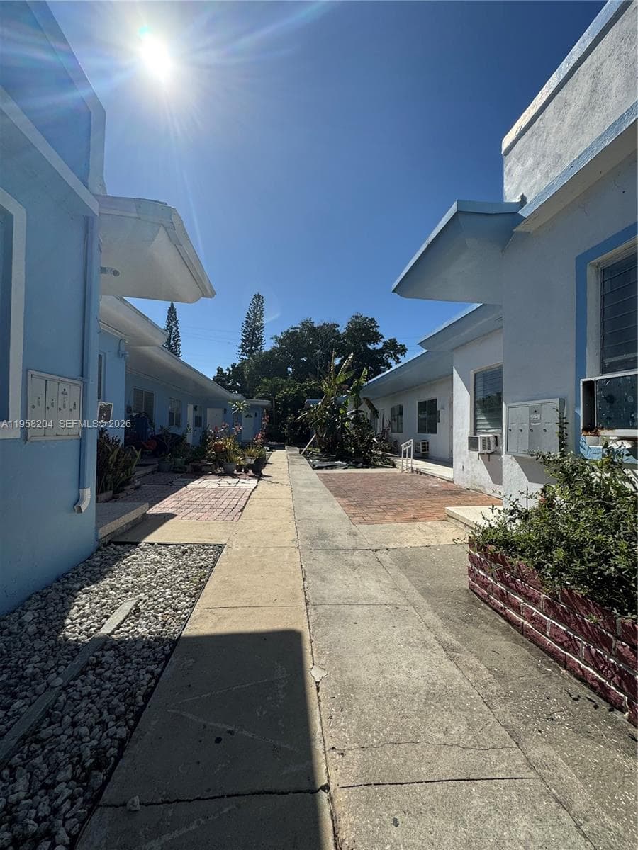 770 83rd St, Miami Beach, FL 33141 photo 3