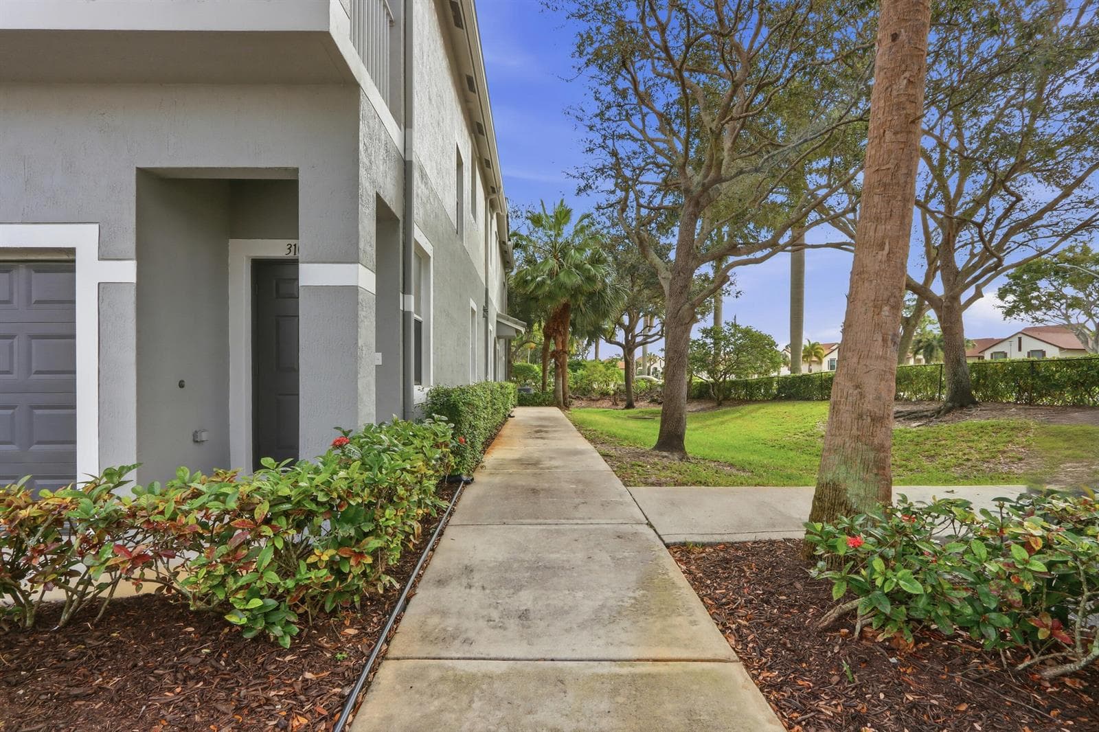 3108 Grandiflora Drive, FL 33467 photo 2