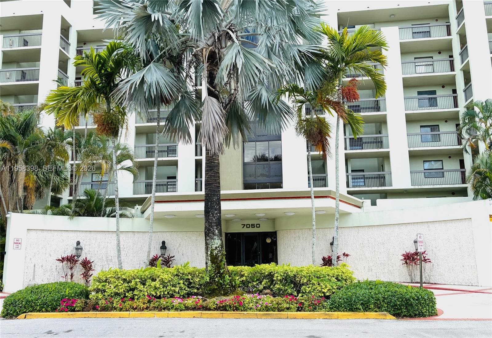 7050 NW 44th St # 708, Lauderhill, FL 33319 photo 3