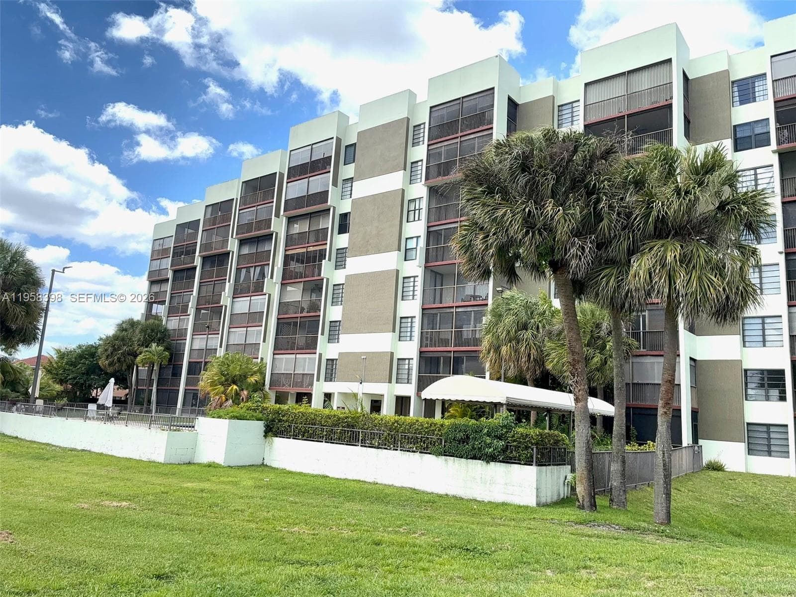 7050 NW 44th St # 708, Lauderhill, FL 33319 photo 5