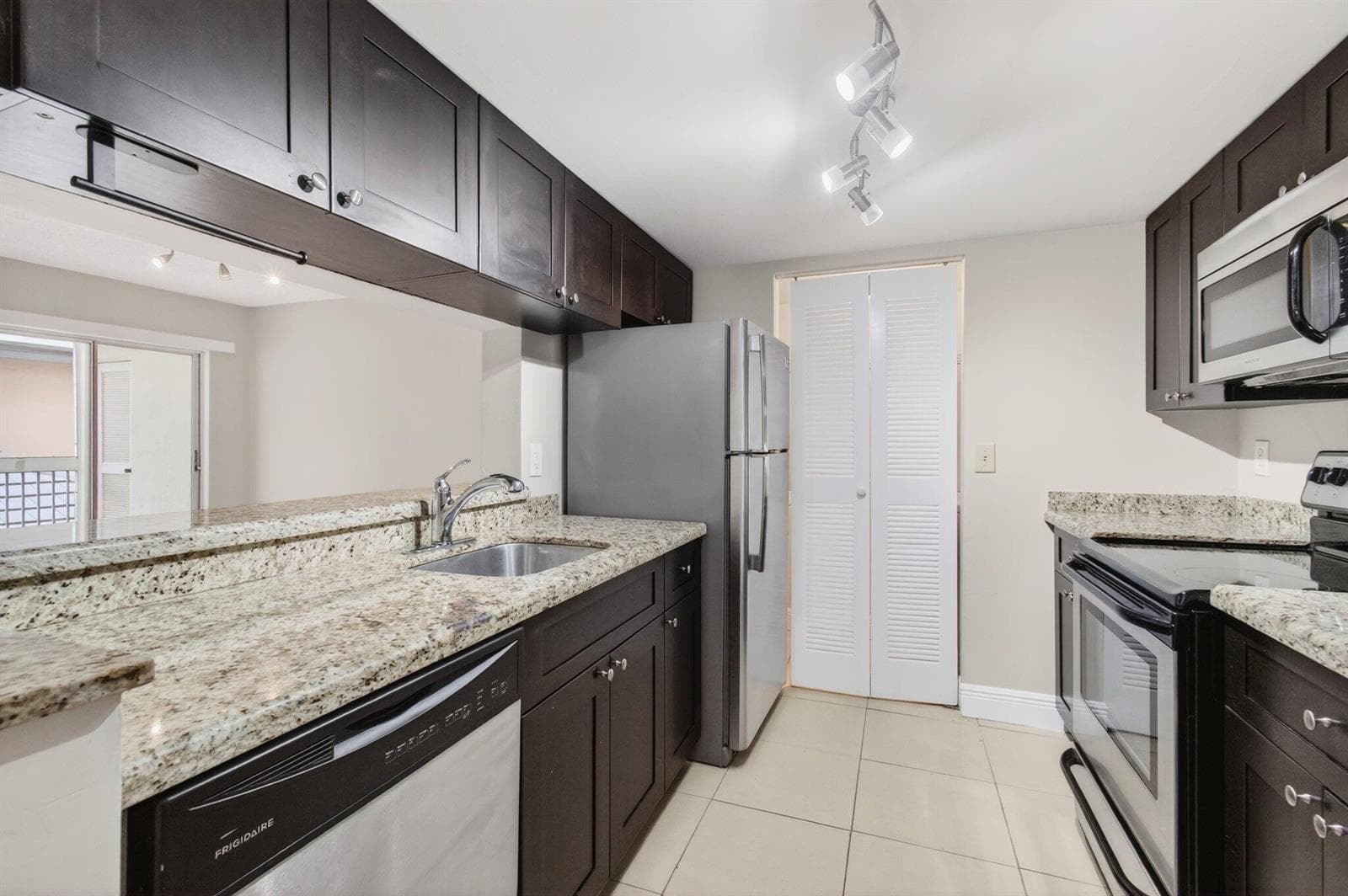 9901 Westview Drive # 324, Coral Springs, FL 33076 photo 2