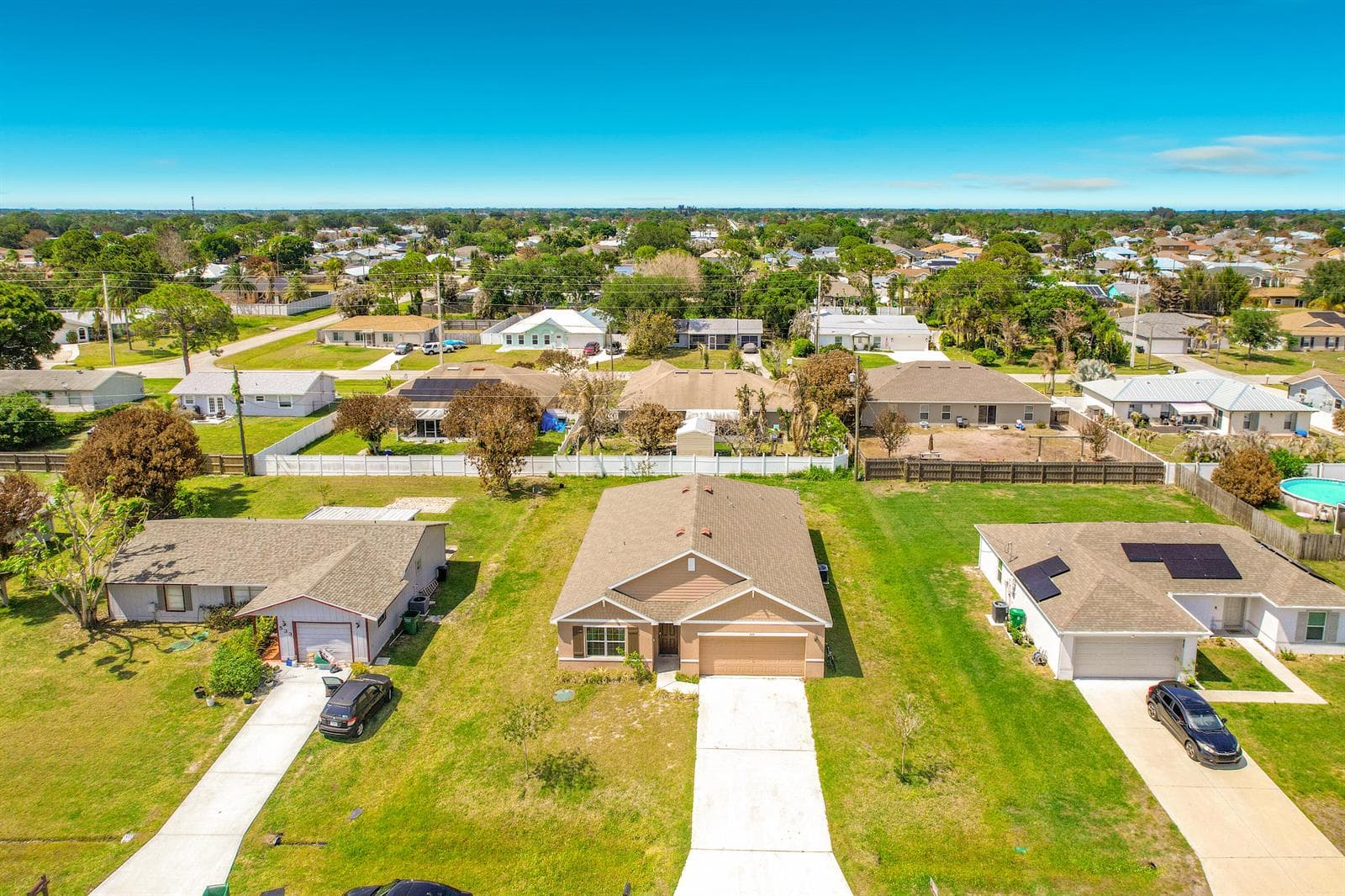 525 SW Twig Avenue, Port St. Lucie, FL 34983 photo 2
