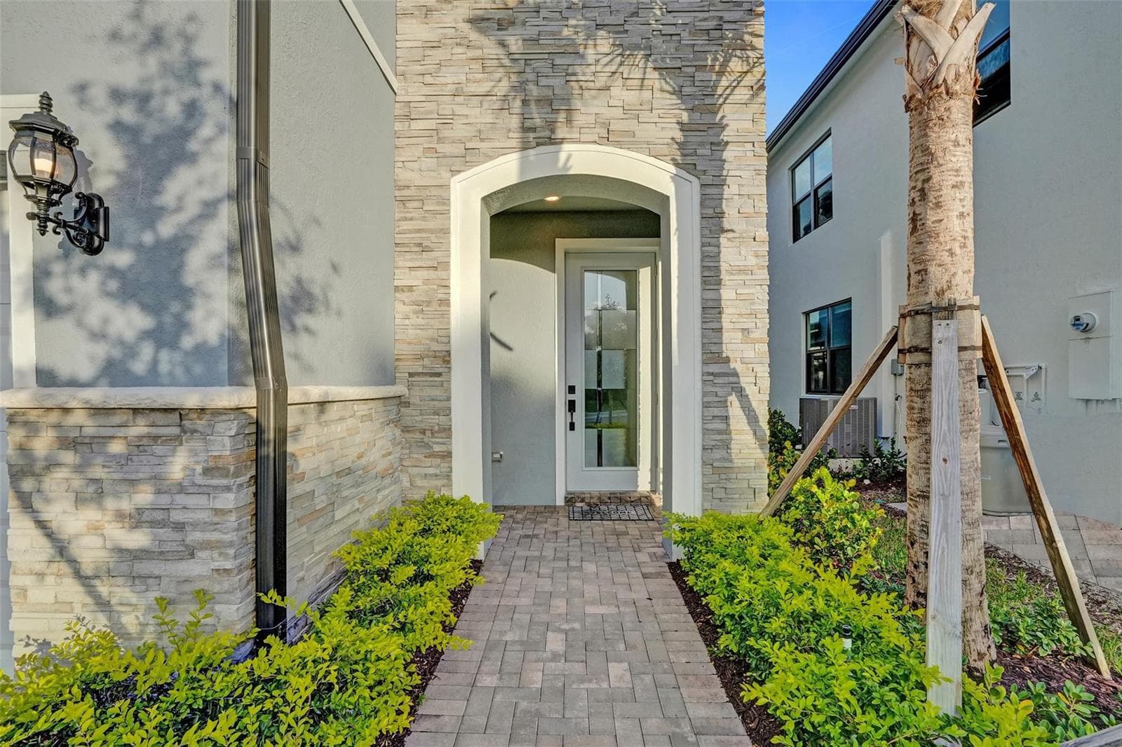 4422 S Silverwood Lane, Oakland Park, FL 33309 photo 3
