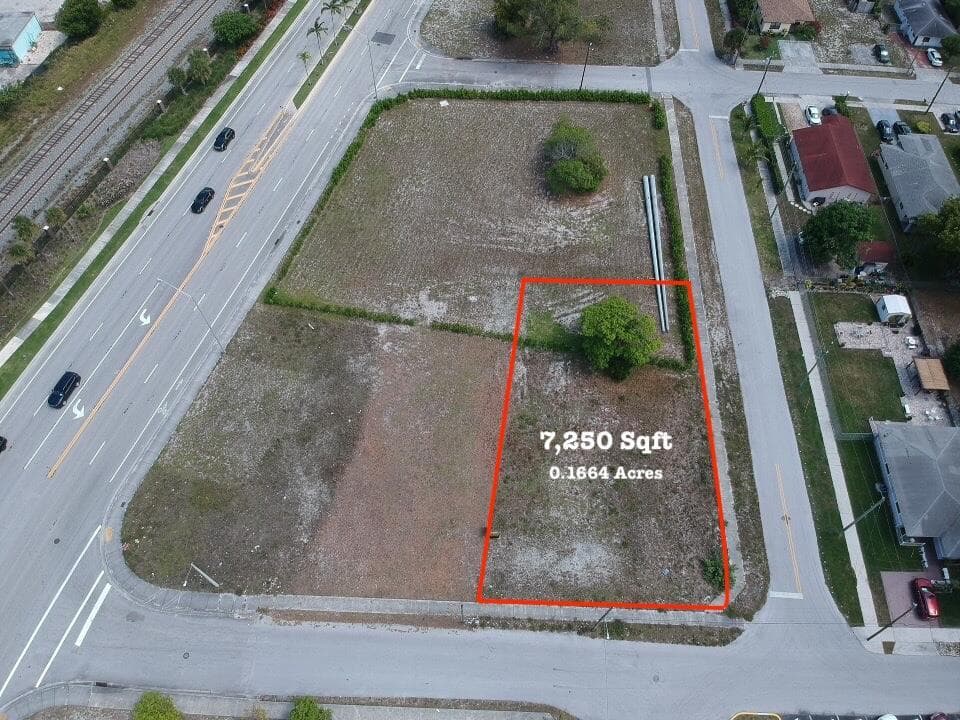 84 SW 1 Court, Deerfield Beach, FL 33441 photo 3