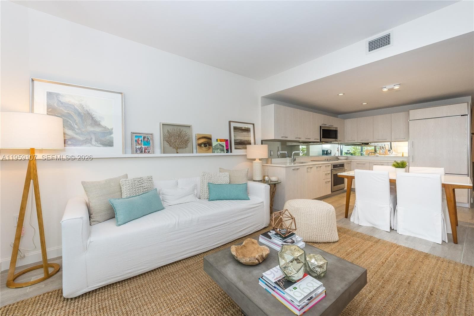 55 SW 9th St # 1010, Miami, FL 33130 photo 3