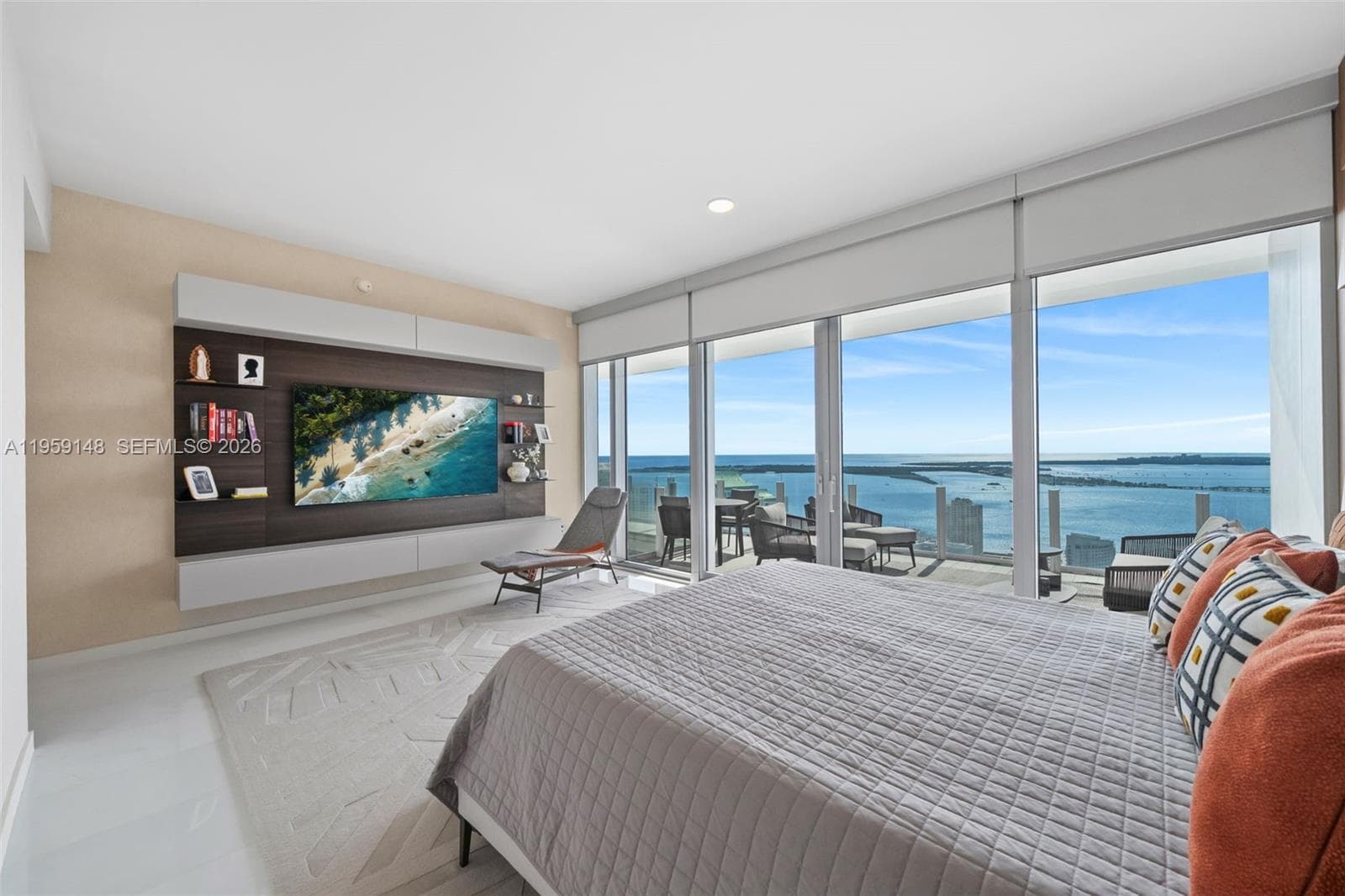 300 Biscayne Blvd Way # 4602, Miami, FL 33131 photo 3