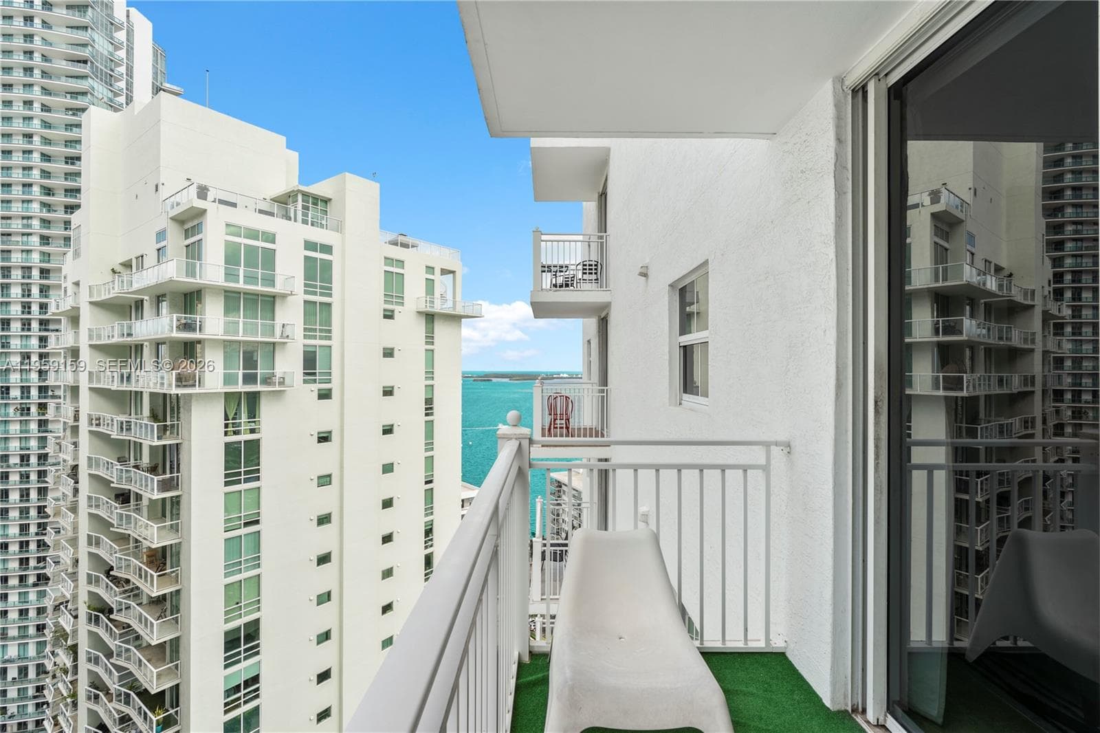 185 SE 14th Ter # 2602, Miami, FL 33131 photo 2