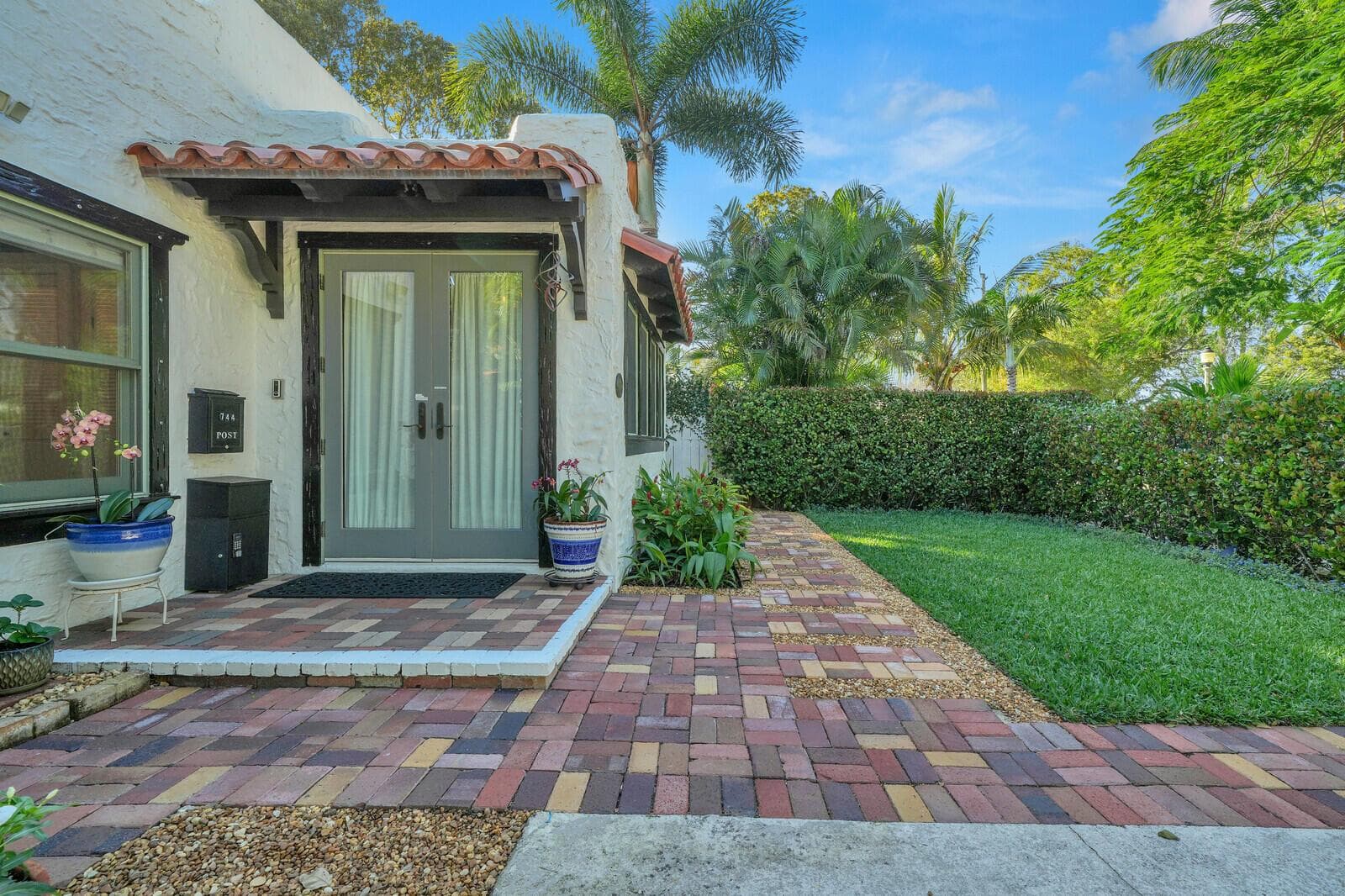 744 Penn Street, West Palm Beach, FL 33401 photo 2